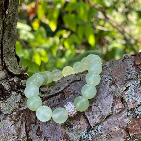 NATURAL Jade Bracelet - Picture 1 of 2